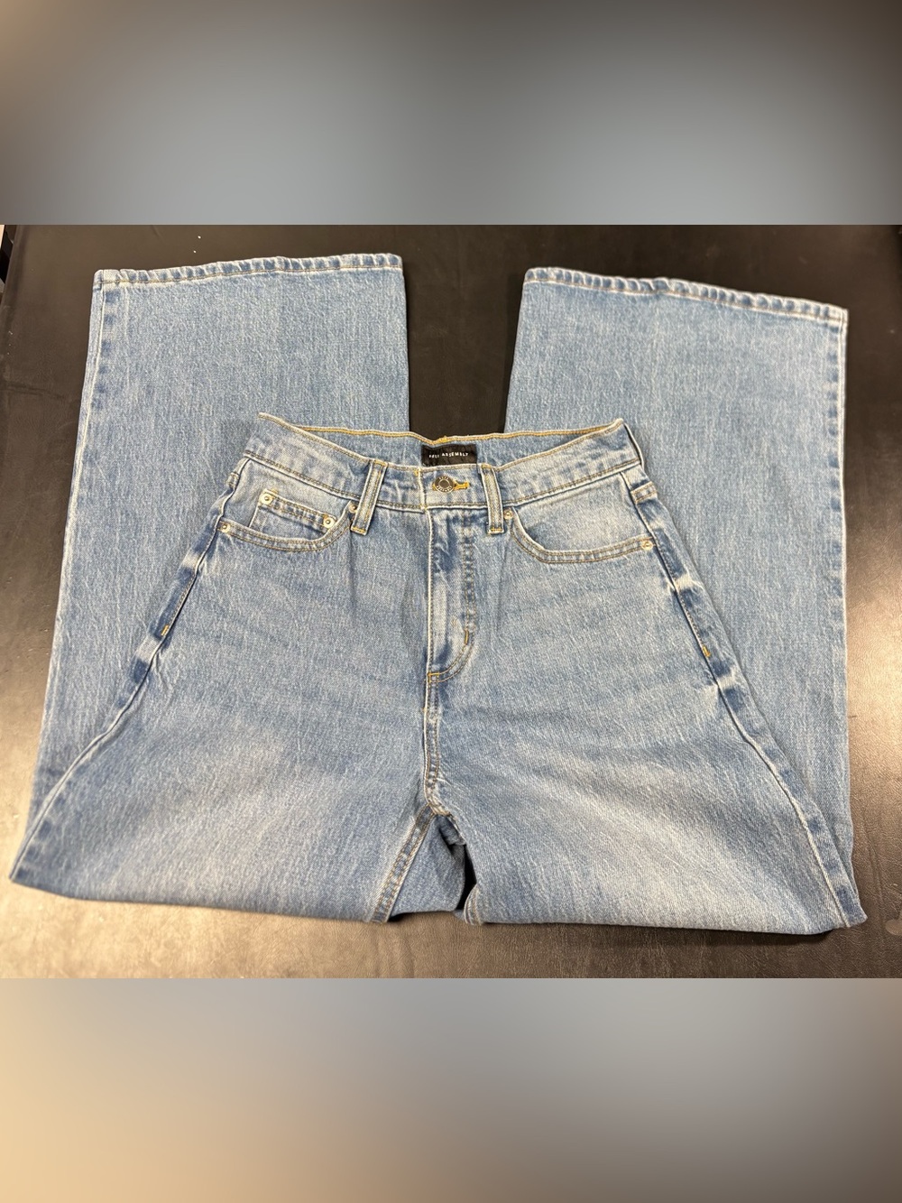 Free Assembly Women’s Size 2 Light Wash High Rise Flare Wide Leg Denim Jeans